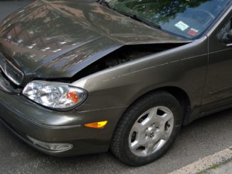 Randale in Nürnberg: Mann beschädigt Fahrzeug und floh