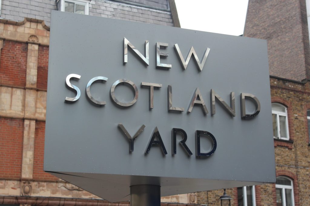 Symbolbild: Britische Polizei - New Scotland Yard