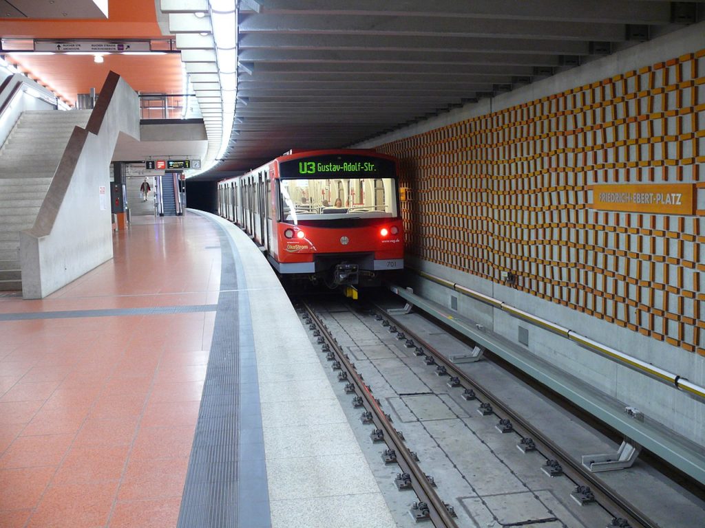 U_Bahnhof_Friedrich-Ebert-Platz6