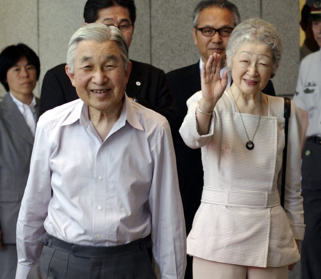 Emperor_Akihito_and_Empress_Michiko_cropped_2_Emperor_Akihito_Empress_Michiko_and_Yasuyoshi_Umehara_20120727