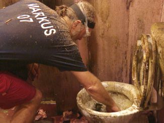 #ibes2020: Kein Deal mit dem Krokodil: Reptil-Attacke auf RTL-Superhändler Markus Reinecke im „Ge-Fahrstuhl“!