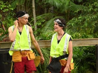 #ibes2020: Sonja Kirchberger und Prince Damien auf Montage in der Dschungel-Baustelle!