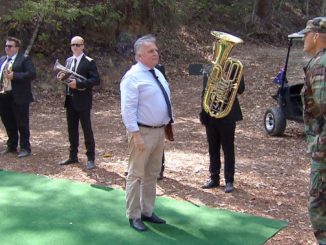 #ibes2020: Limousine, Motorradkonvoi und Blaskapelle: Ex-Minister Günther Krause wird in den Dschungel eskortiert!