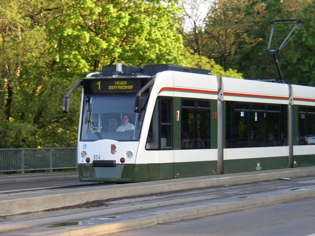 straßenbahn_augsburg_tram_grün_weiß_bayern