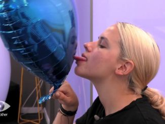 Big Brother 2020: Gina übt sich im Lecken
