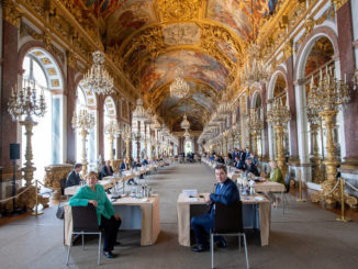 Neue Maßnahmen: Merkel befürwortet Ausreisebeschränkungen bei akuten Corona-Ausbrüchen