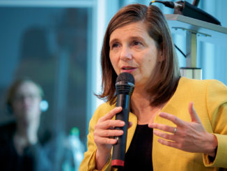 Göring-Eckardt kritisiert Seehofers Absage an Flüchtlingsaufnahme der Länder