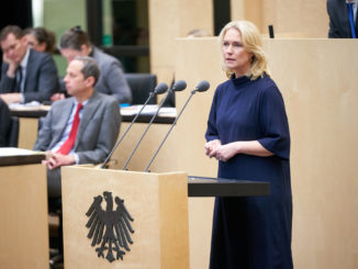 Schwesig empört über US-Drohungen gegen Hafen Sassnitz wegen Nord Stream 2