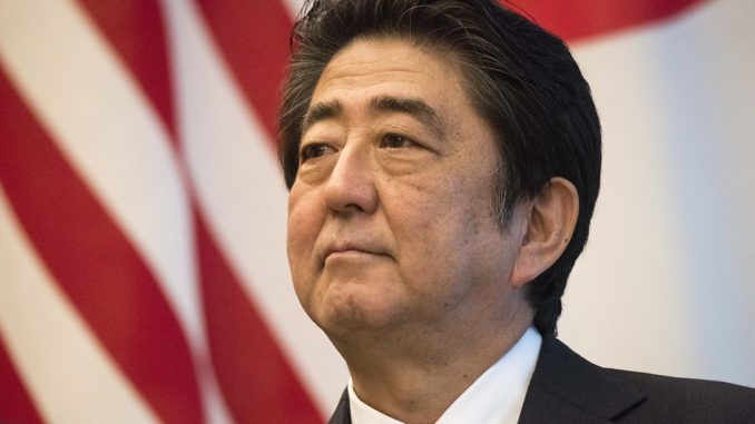 Shinzo Abe - Bild: Chairman of the Joint Chiefs of Staff from Washington D.C, United States / Public domain