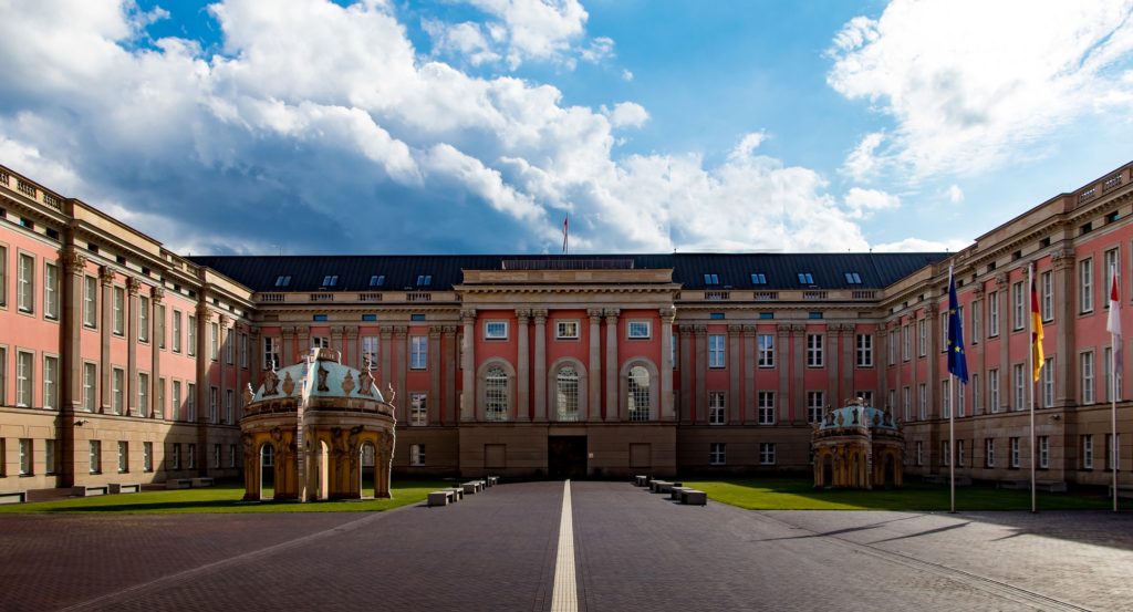 Verfassungsgericht: Geschlechtergerechtigkeit im Brandenburger Landtag auf der Probe