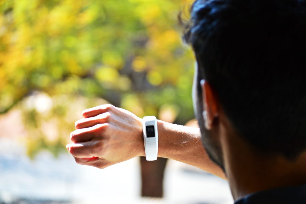 Symbolbild: Fitbit-Tracker