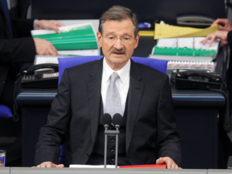 FDP-Parteitag wählt Solms zum Ehrenvorsitzenden