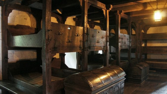 Schlafsaal einer Burg