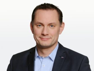 Chrupalla ruft Parteitagsdelegierte zu „Abstand und Anstand“ auf