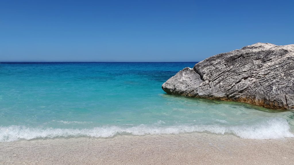 Sandiges Andenken bringt Sardinien-Urlauber saftige Geldstrafe ein