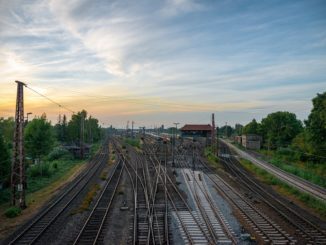 Bahn-Stellwerke in zehn Regionen sollen bis Ende 2021 digital arbeiten