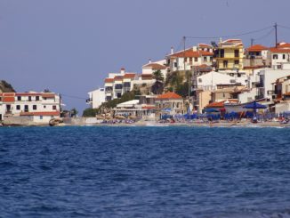 13 Festnahmen nach Feuer nahe Flüchtlingslager auf Samos