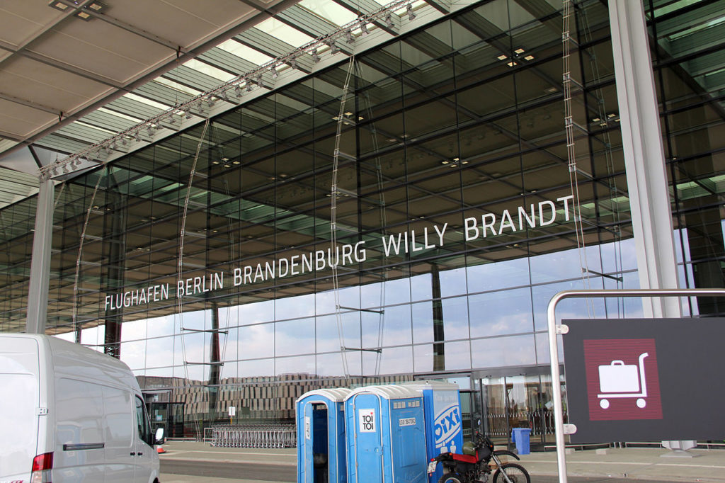 Flughafen Berlin-Brandenburg (BER) - Bild: OTFW, Berlin, CC BY-SA 3.0, via Wikimedia Commons