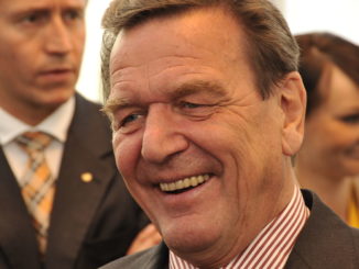 Schröder nach Giftanschlag auf Nawalny für Tätigkeiten in Russland unter Beschuss