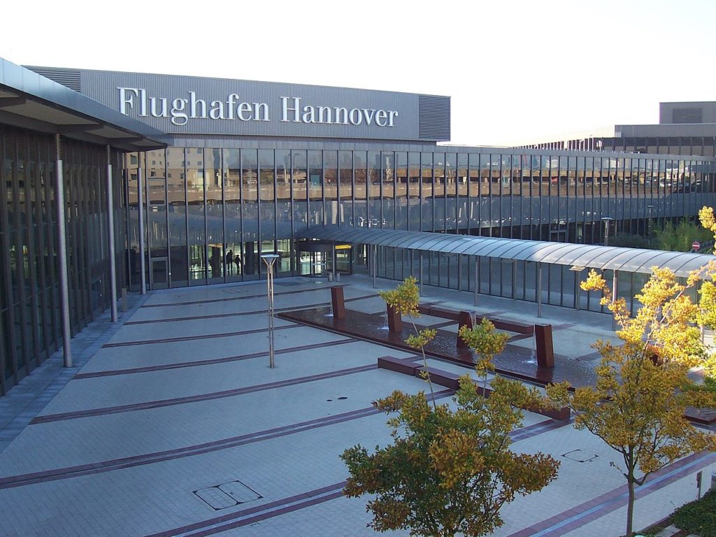 Flughafen Hannover - Bild: Albion, CC BY-SA 4.0, via Wikimedia Commons
