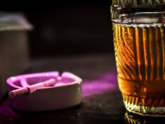 Konsum von Alkohol und Tabak in Corona-Krise deutlich gestiegen