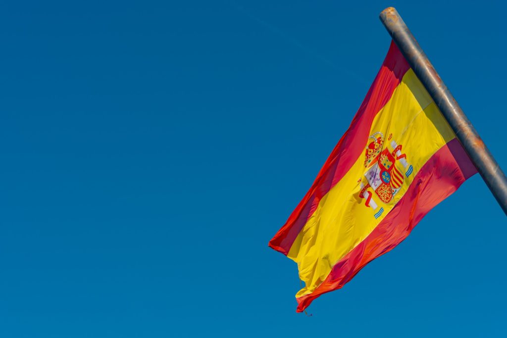 Spanische Flagge - Bild: MEVPhoto via Twenty20