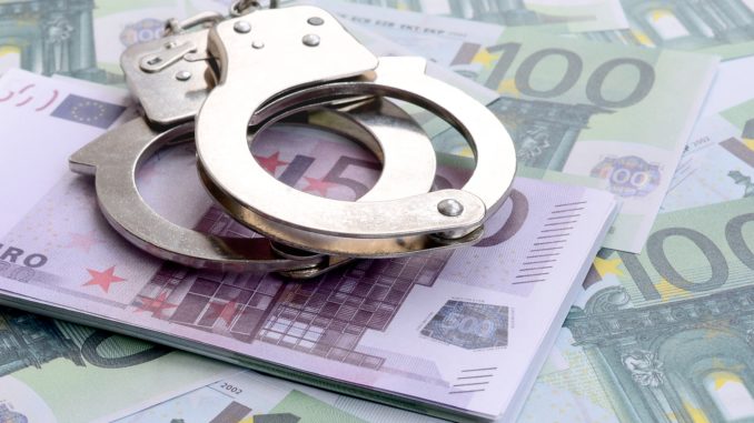 Symbolbild: Strafbare Steuerhinterziehung - Bild: Mehaniq via Twenty20