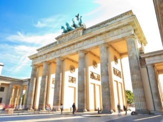 Spahn bewertet Beschränkungen für Reisende aus Berliner Bezirken zurückhaltend