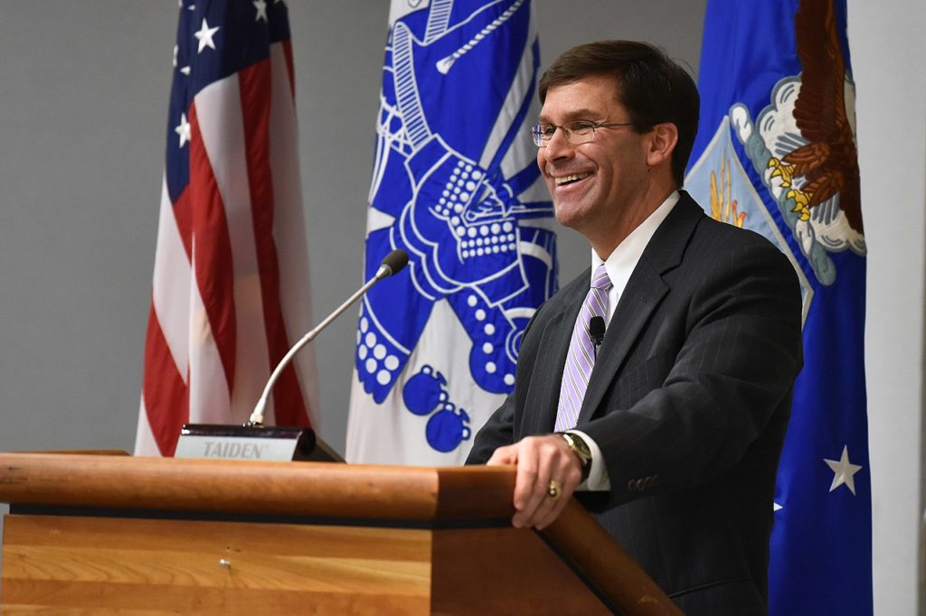 Mark Esper - Bild: Chief National Guard Bureau from USA, CC BY 2.0, via Wikimedia Commons