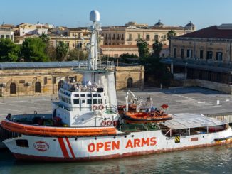 Rettungsschiff „Open Arms“ bringt mehr als 250 Flüchtlinge nach Sizilien