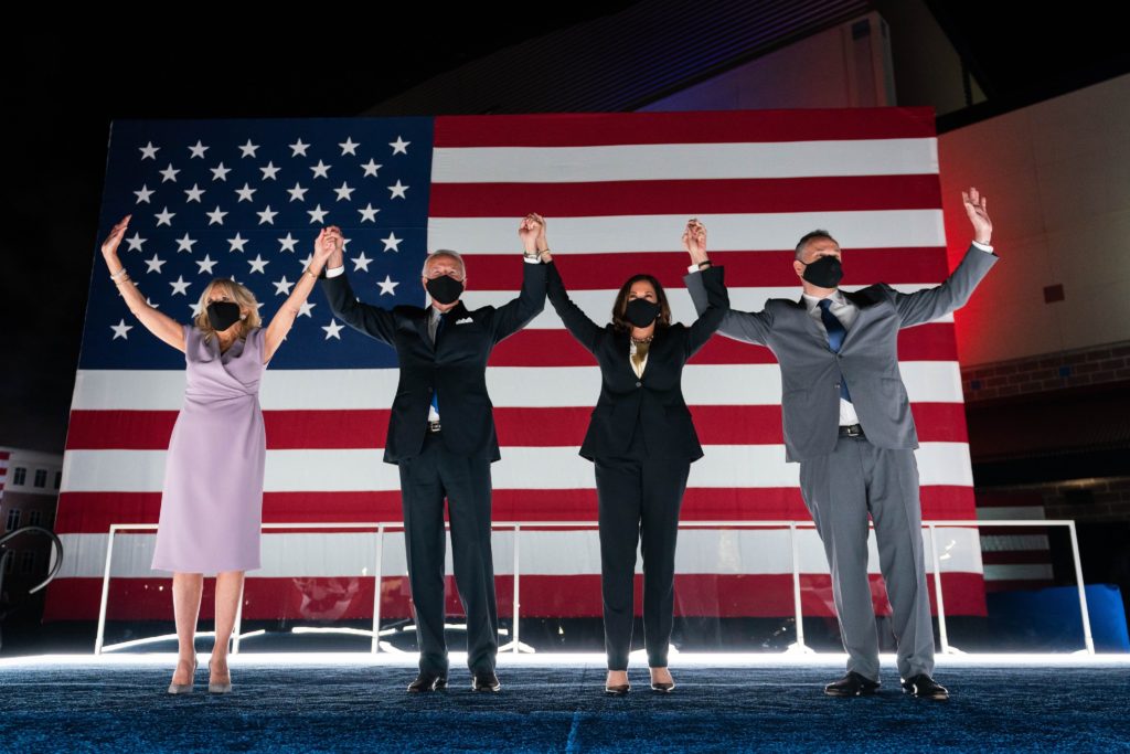 Joe Biden und Kamala Harris jeweils mit Partnern - Bild: Twitter/JoeBiden