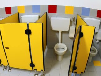 Umfrage: Jedes dritte Kind geht nicht gerne auf die Schultoilette