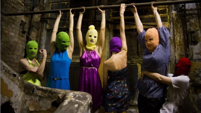 Pussy Riot - Bild: Denis Bochkarev, CC BY-SA 3.0, via Wikimedia Commons