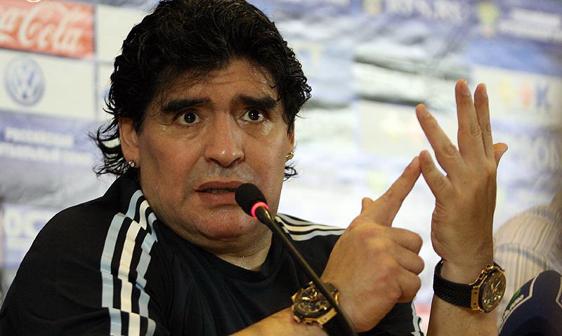 Diego Maradona - Bild: Alexandr Mysyakin, CC BY-SA 3.0 GFDL, via Wikimedia Commons