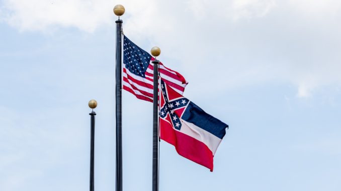Derzeitige Flagge des US-Bundesstaats Mississippi - Bild: C5Media via Twenty20