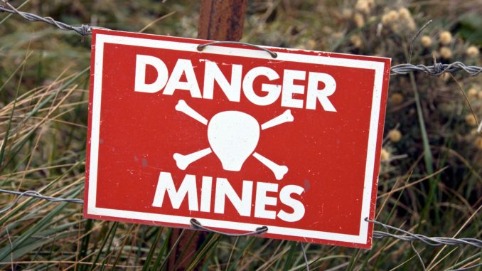 Warnung: Achtung Minenfeld - Bild: SteveAllenPhoto via Twenty20