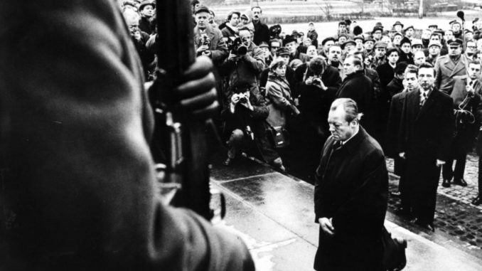 Kniefall Willy Brandt - Bild: Presse- und Informationsamt der Bundesregierung