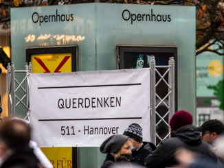 Grüne verlangen von Seehofer härtere Gangart gegen Querdenker