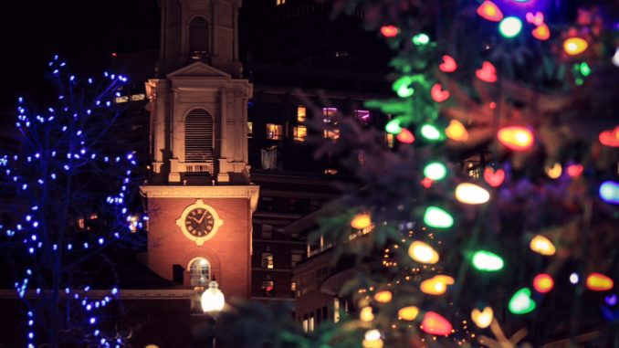 Weihnachtliche Kirche - Bild: chara_stagram_ via Twenty20