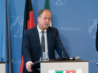 Nordrhein-Westfalens FDP-Vorsitzender Stamp im Amt bestätigt