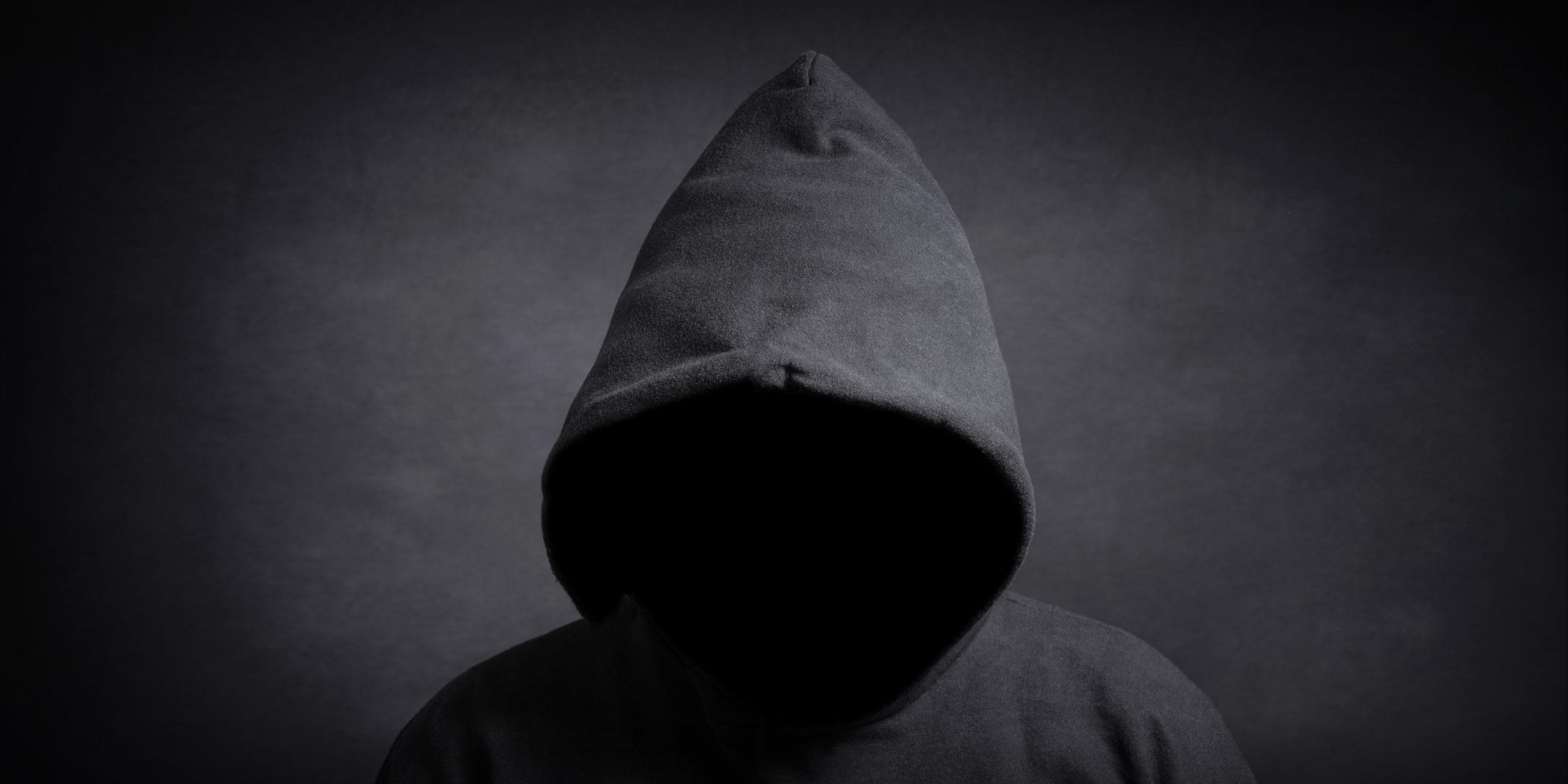 Faceless Person Wearing Black Hoodie Hiding Face In Shadow ⋆ Nürnberger Blatt 