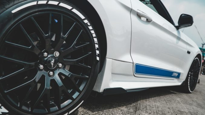 Weißes Auto - Bild: danialkzm via Twenty20