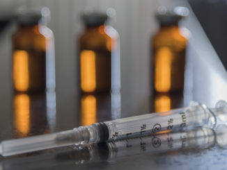 Erste Dosen von Corona-Impfstoff in Frankreich eingetroffen