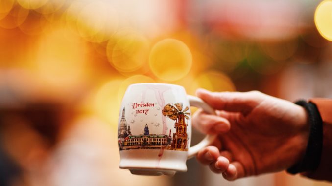 Glühwein in der Öffentlichkeit trinken