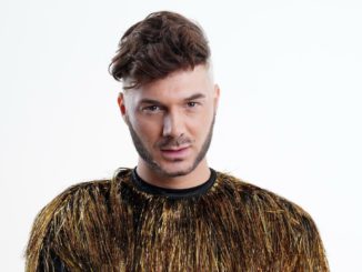 Prince-Charmin Kandidat Sam Dylan bei „Ich bin ein Star – Die große Dschungelshow“ bei RTL