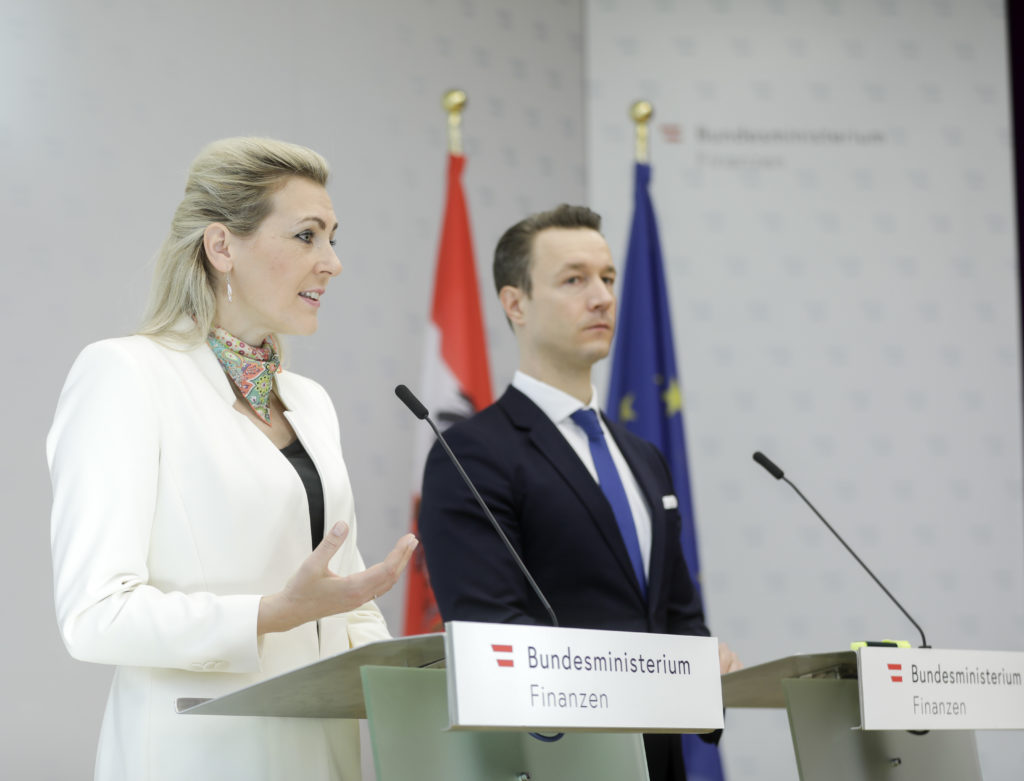 Österreichische Arbeitsministerin wegen Plagiatsaffäre zurückgetreten Österreichische Arbeitsministerin wegen Plagiatsaffäre zurückgetreten