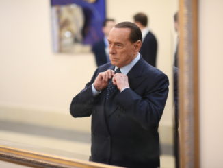Ex-Regierungschef Berlusconi verlässt Krankenhaus nach dreieinhalb Wochen
