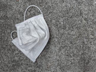 Stranguliert mit der Einwegmaske – Pandemie-Müll gefährdet Tiere und Umwelt