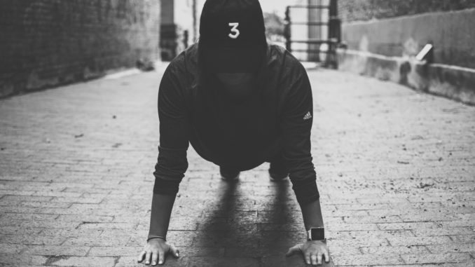 Liegestütze - Bild: jennnbell via Twenty20