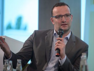 Gesundheitsminister Spahn hält Zulassung des russischen Impfstoffs Sputnik V für denkbar